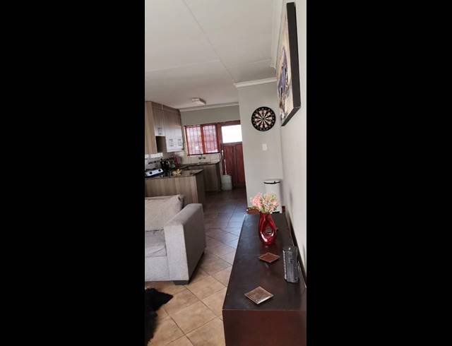 2 BEDROOM APARTMENT FOR SALE IN HECTORTON